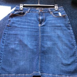 Bates Boutique Denim/Jean Skirt
